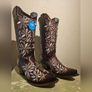 Corral Cognac Silver Floral Embroidery & Crystals NWT